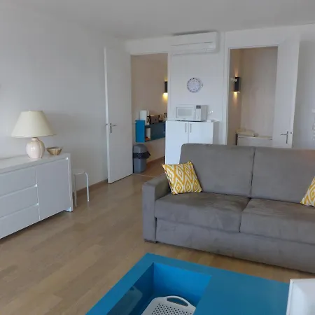 Apartment Studio Athena Port-4 Bandol